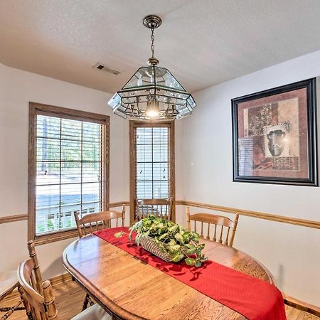 Beautiful Ozark Oasis With Deck Walk To Beaver Lake Rogers Exterior photo